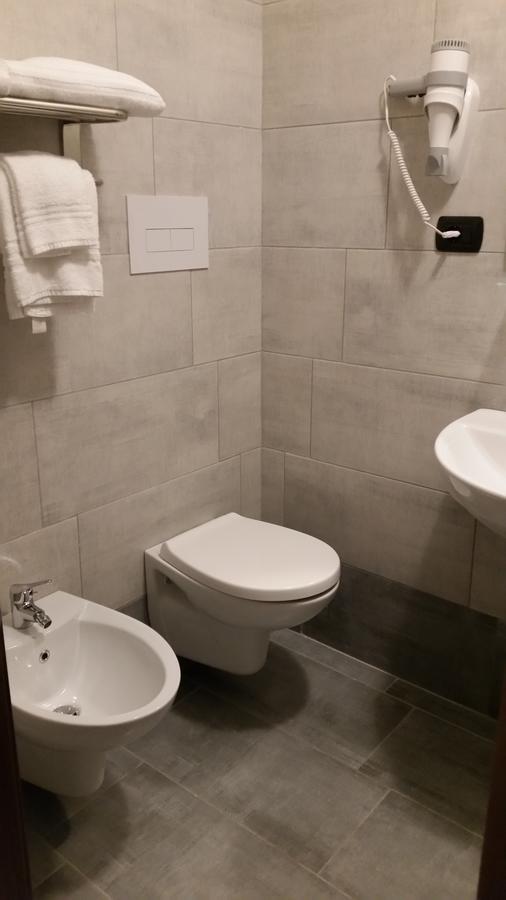 Ricci Rooms Genoa Bagian luar foto