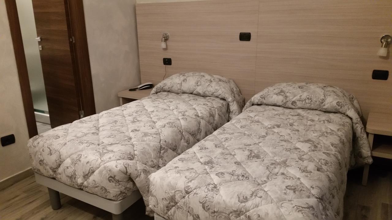 Ricci Rooms Genoa Bagian luar foto